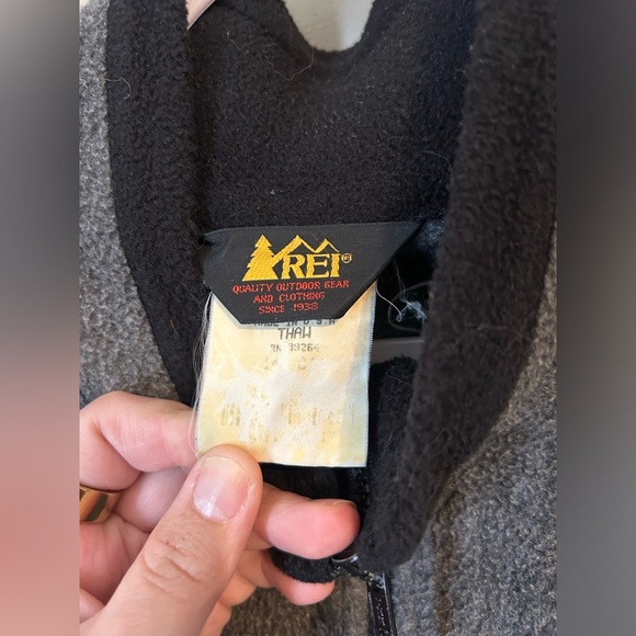 Vintage REI full zip grey and blue fleece jacket - Picture 4 of 6